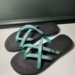 Teva Womens Olowahu Flip-Flop 5 women’s size 9